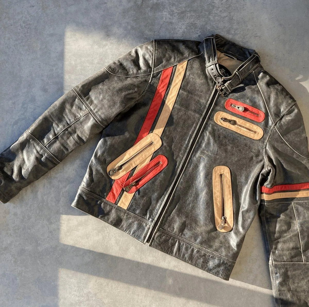 90'S BLACK LEATHER JACKET - M