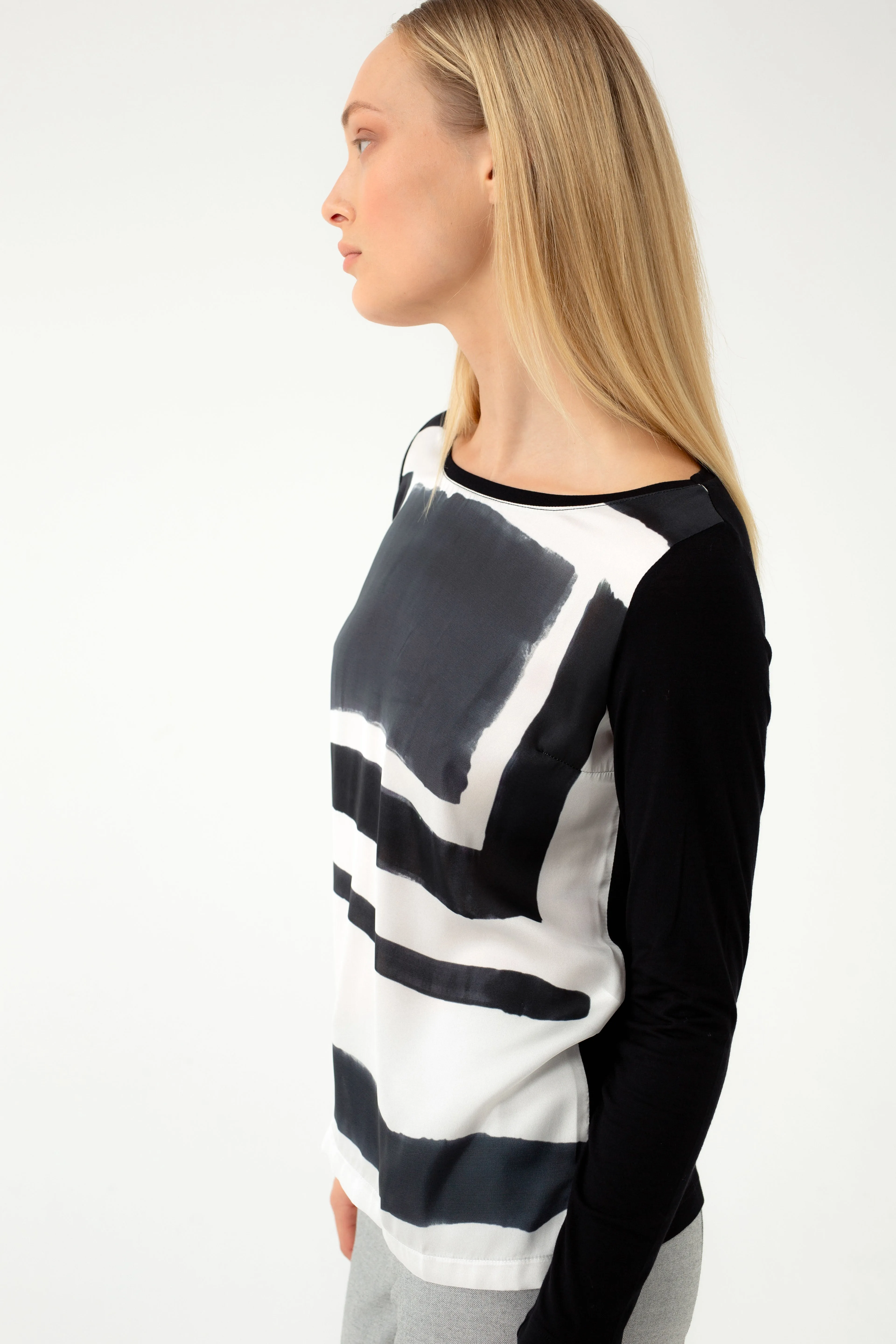 BLACK JERSEY BLOUSE WITH FRONT PRINT