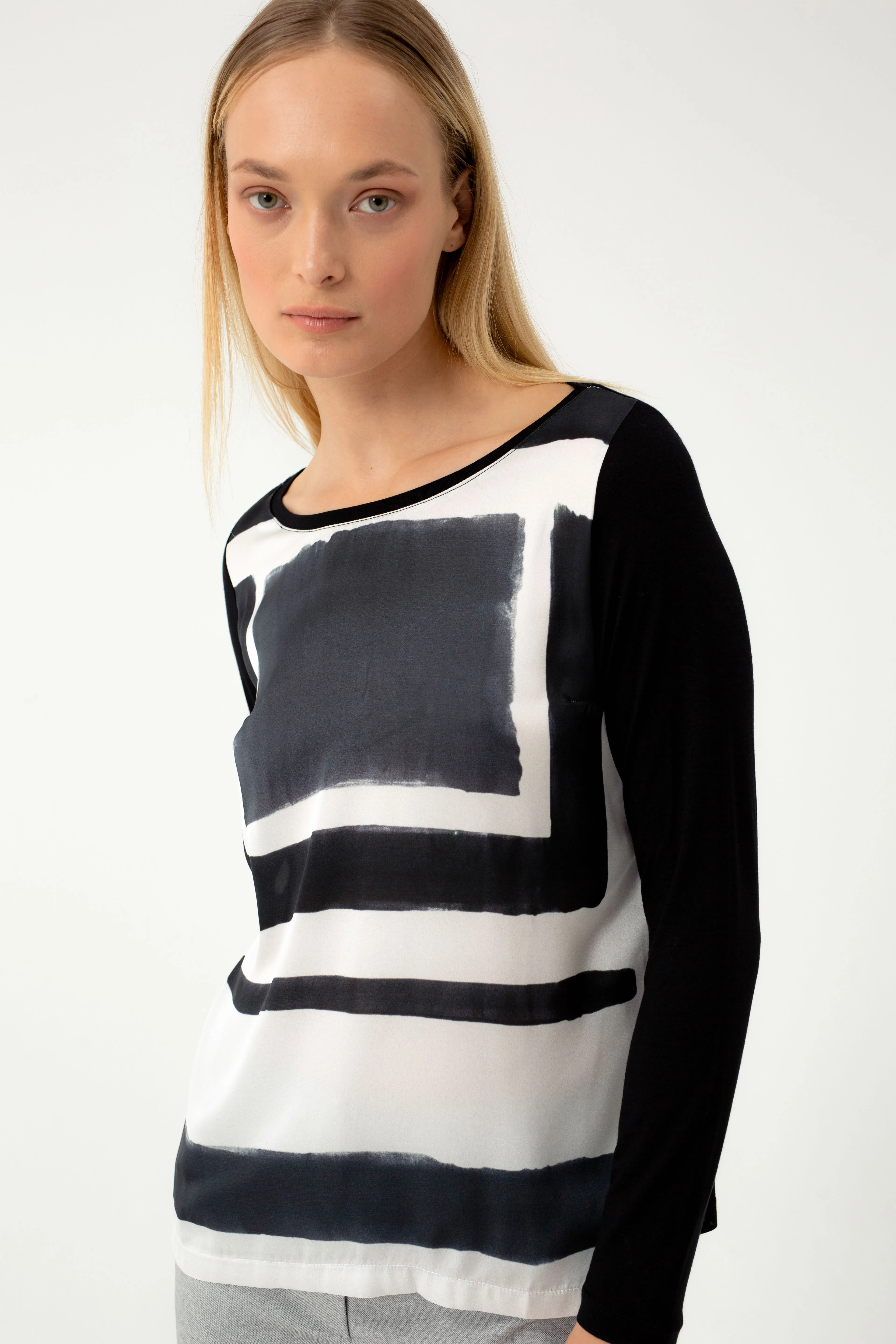 BLACK JERSEY BLOUSE WITH FRONT PRINT